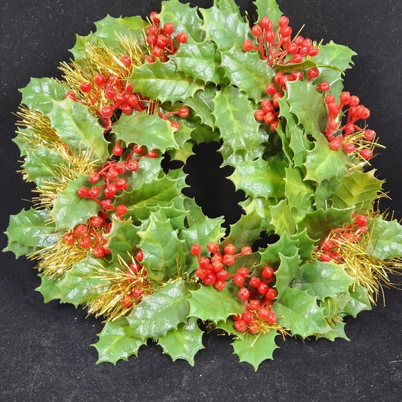 Vintage Plastic Christmas Holly & Berry Table Candle Holder Centerpiece Wreath - Picture 4 of 6